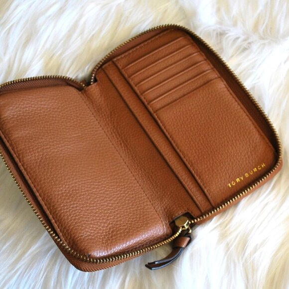 Tory Burch Bombe T Zip Leather Continental Zip Around Smartphone Wallet - Picture 3 of 3